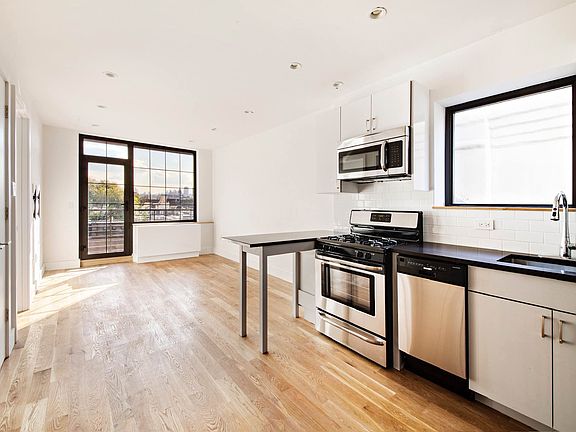 4th image of 145 W 123rd St #3A