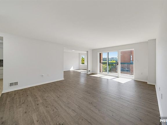 2nd image of 403 Livingston Court #N403