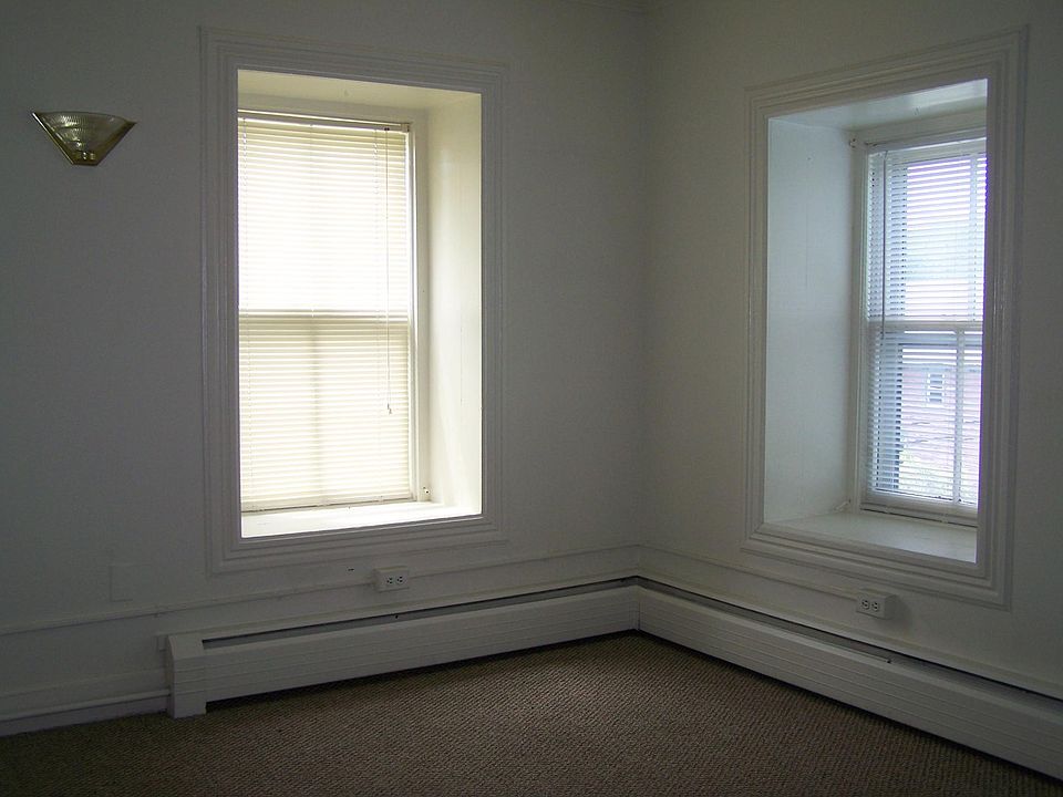 2nd image of 57 Old Post Rd #4