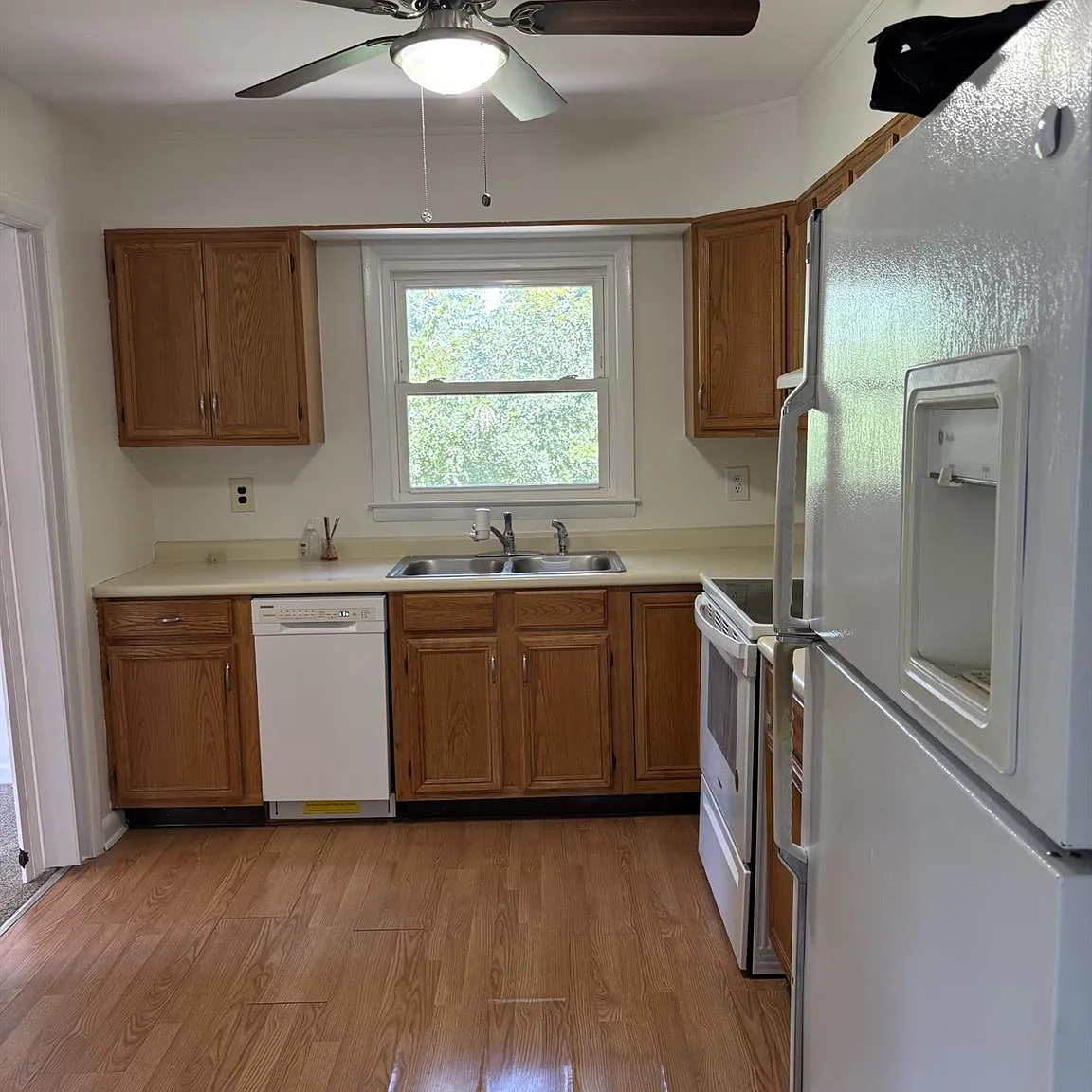 2 bed, 1.0 bath, 950 sqft, $2,700 — Photo 4