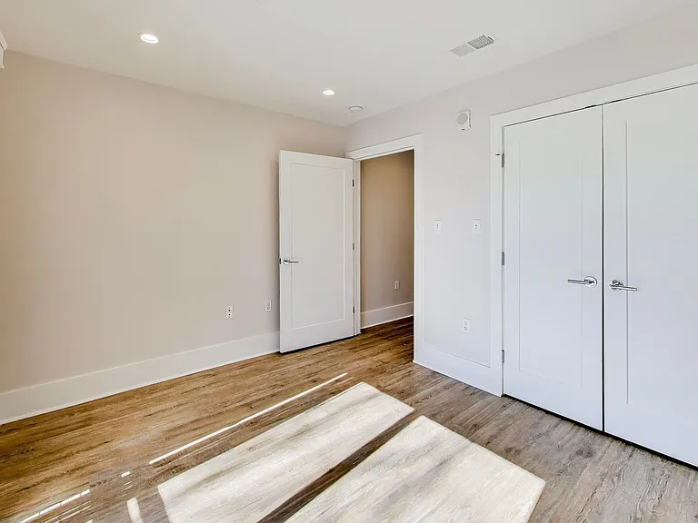 1904 Irving St NE — Photo 9