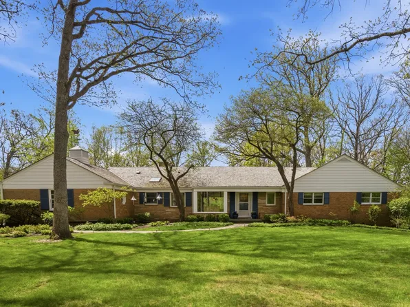 880 Hiawatha Ln, Riverwoods, IL 60015