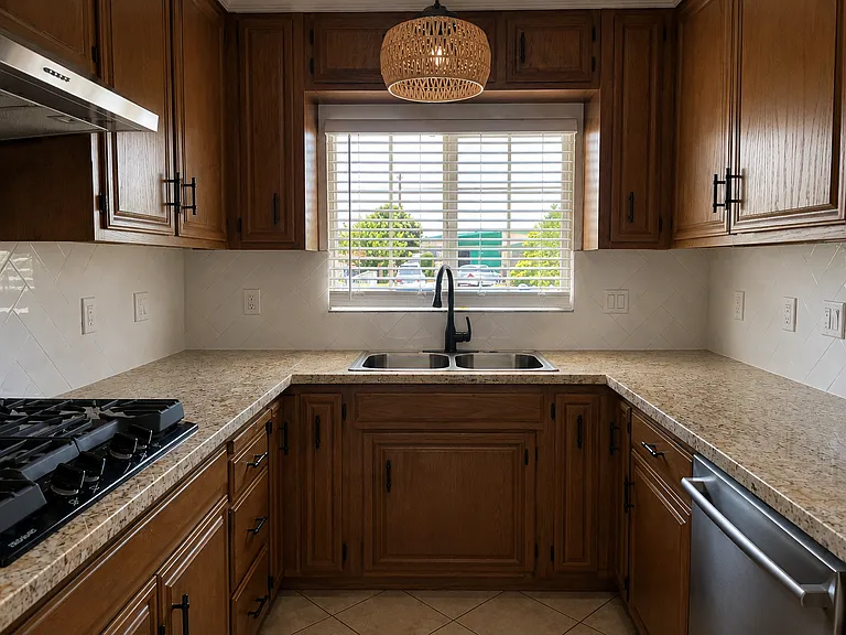 2709 Dore Dr — Photo 4