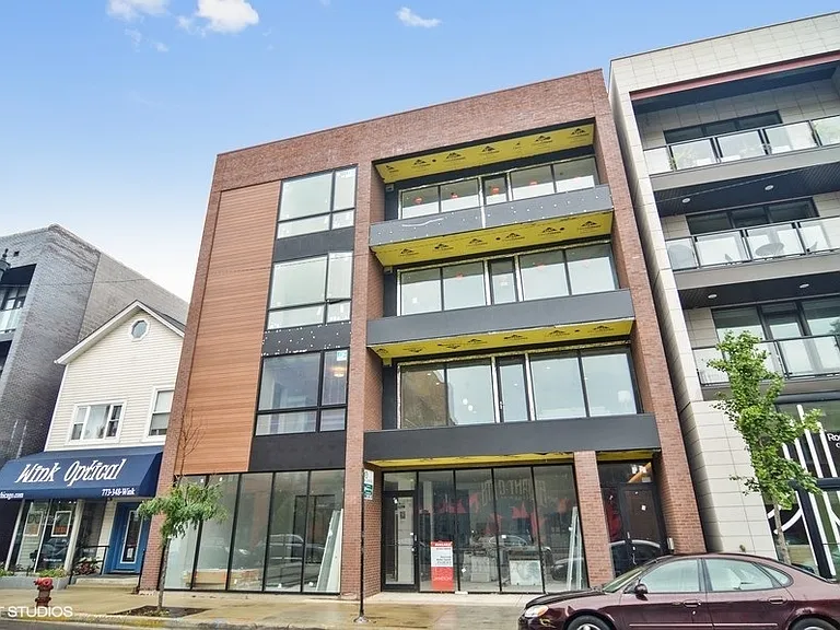 2742 N Lincoln Ave #201 — Photo 1