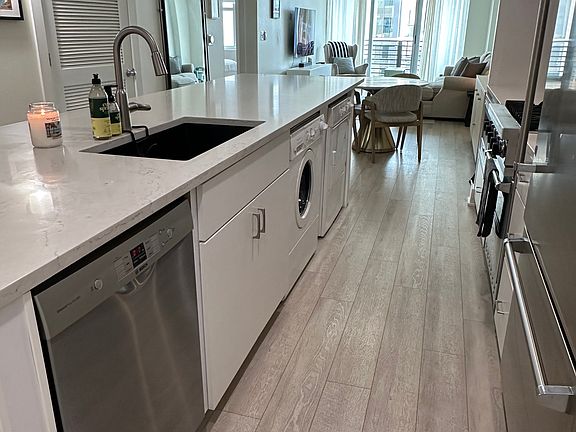 4th image of 1208 E Kennedy Blvd Unit 515