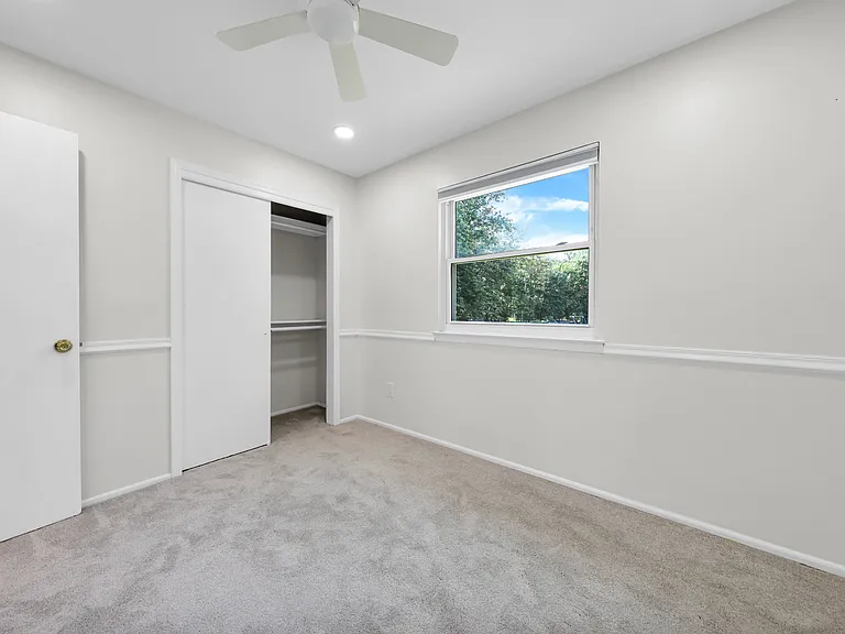 19 Pierson Dr — Photo 24