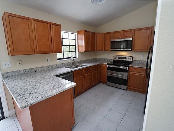3rd image of 1115 Doncaster Ct