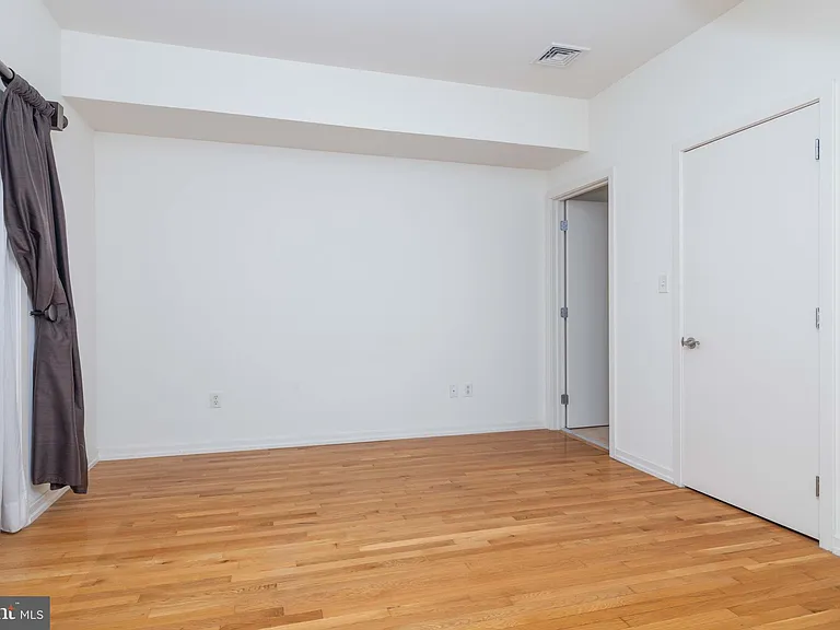 156 Christina Landing Dr — Photo 8