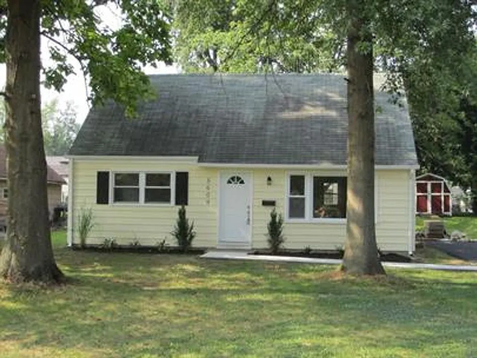 5609 Goldenrod Rd