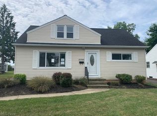 20748 Donny Brook Rd, Maple Heights, OH 44137