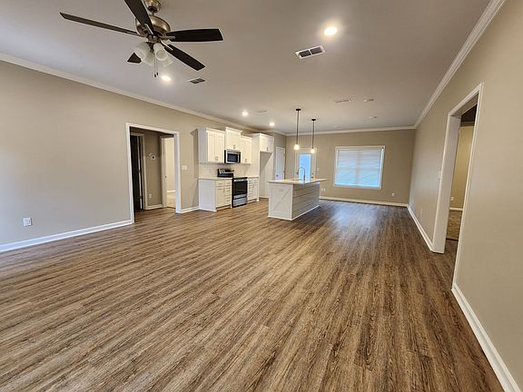5th image of 117 Stonebriar Dr