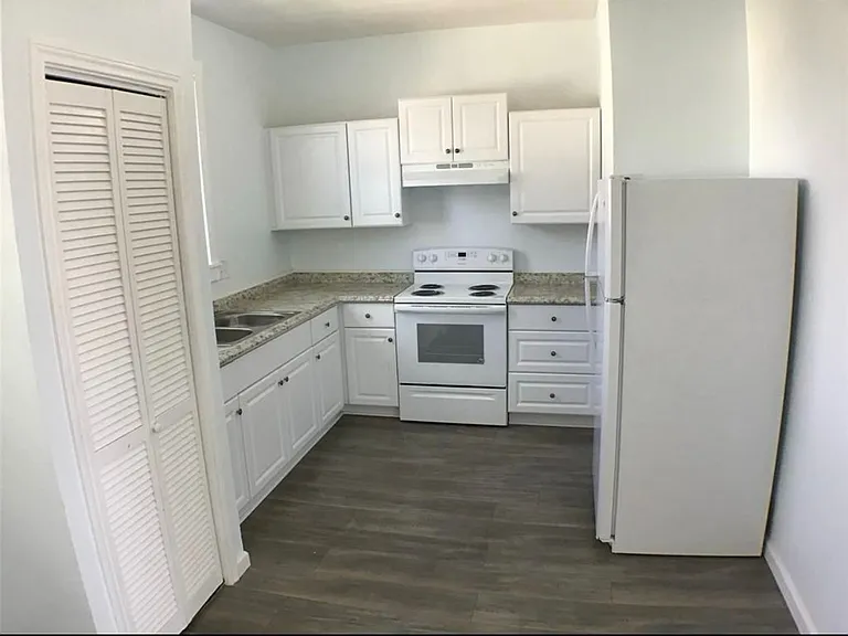 2823 Avenue K — Photo 9