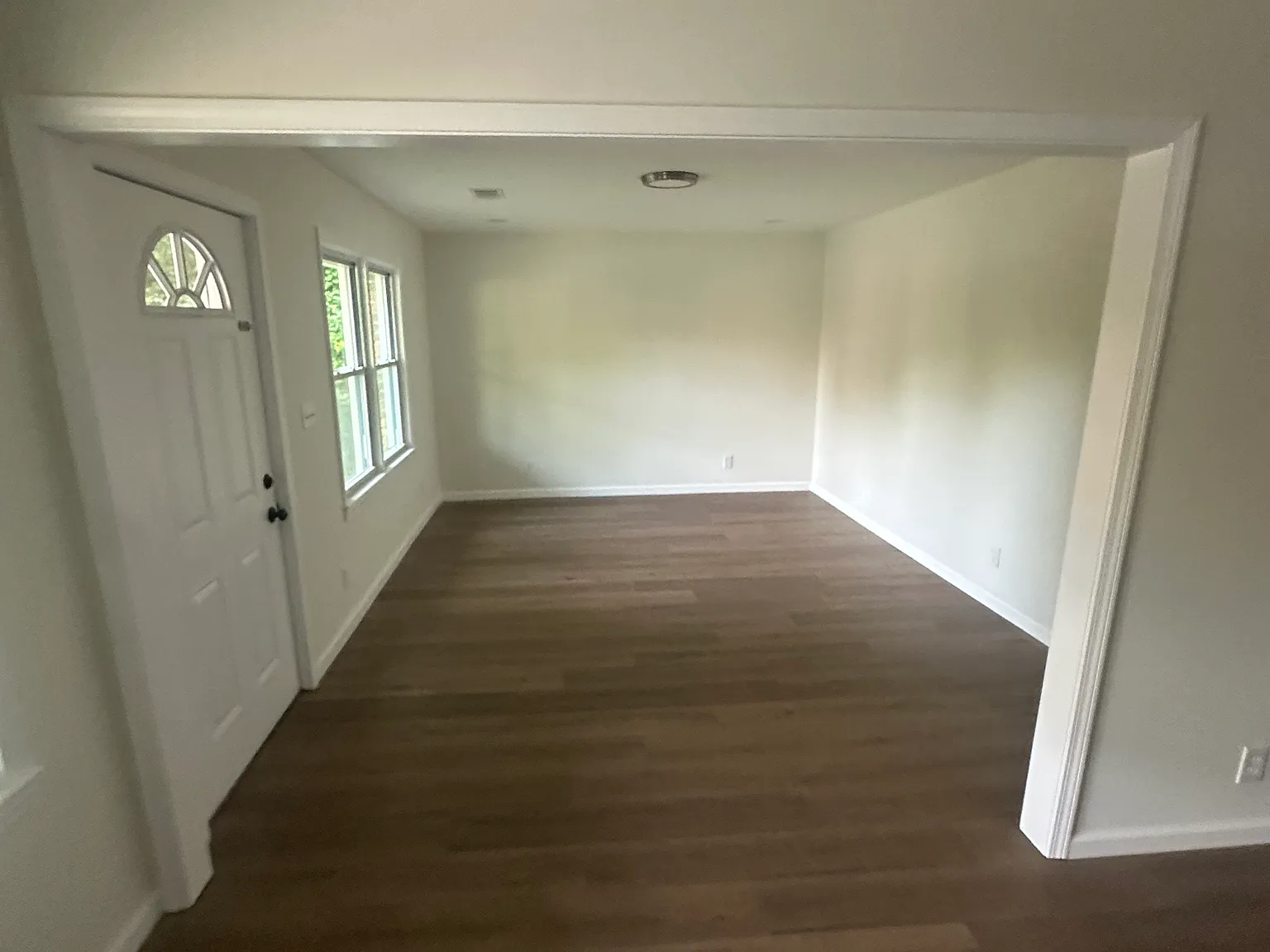 3 bed, 1.5 bath, 1009 sqft, $1,500 — Photo 3