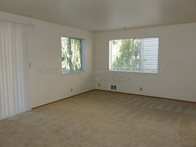 3232 21st Ave W #103 — Photo 2