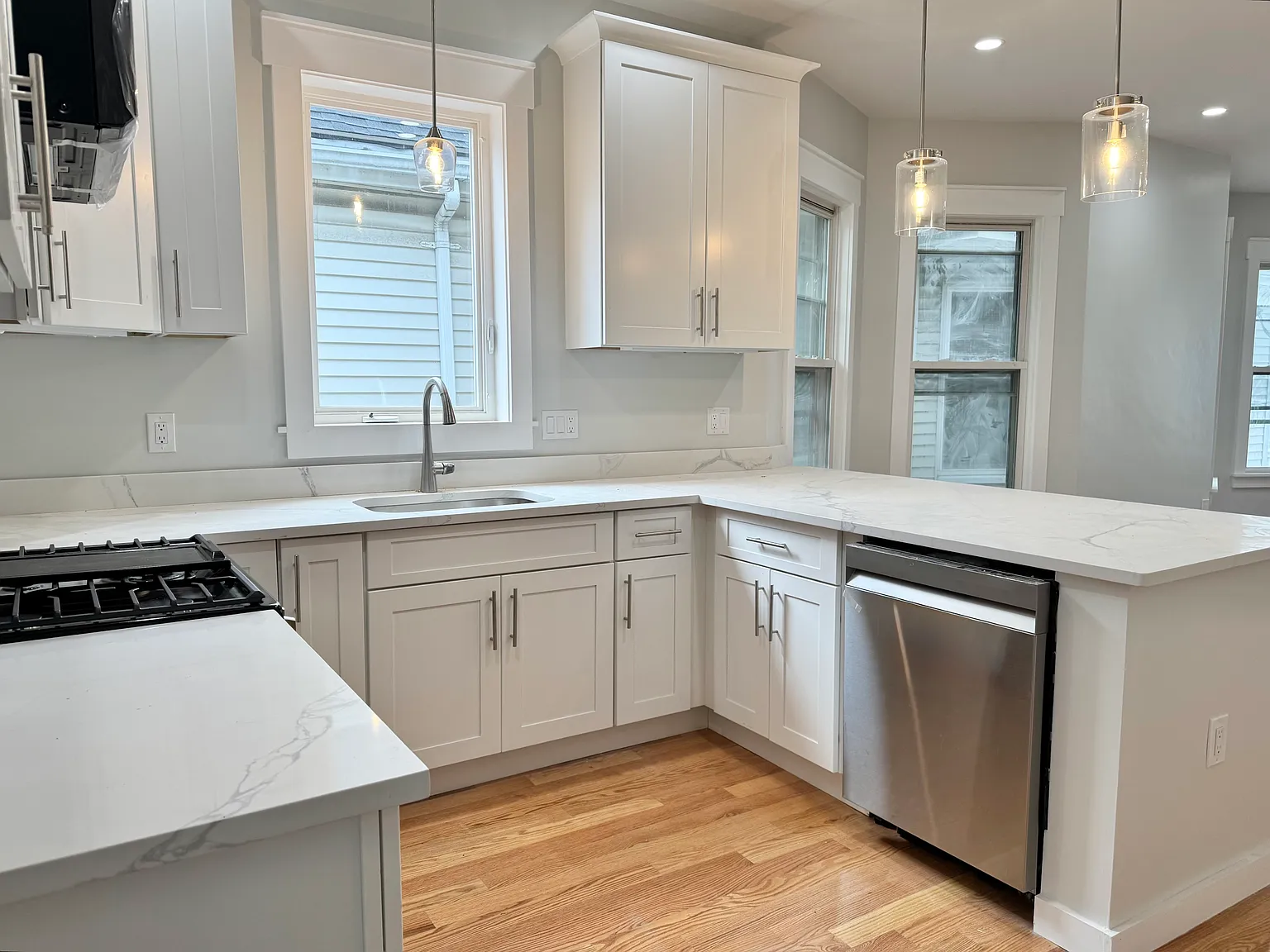 2 bed, 1200 sqft, $3,595 — Photo 3