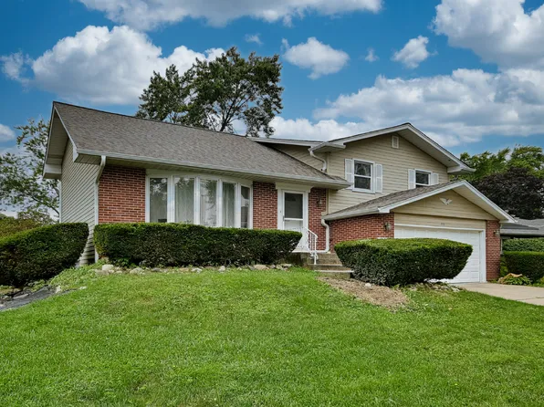 208 Sumac Ln, Schaumburg, IL 60193