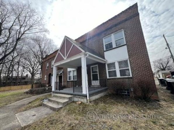 385-387 E Arcadia Ave