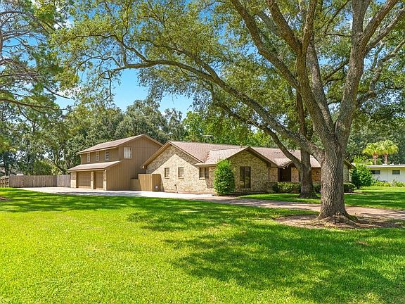 4th image of 2624 Oak Dr