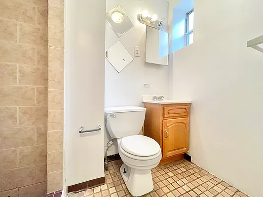 Rented by City Connections Realty | media 4