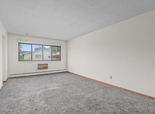 424 English St APT 102, Saint Paul, MN 55106