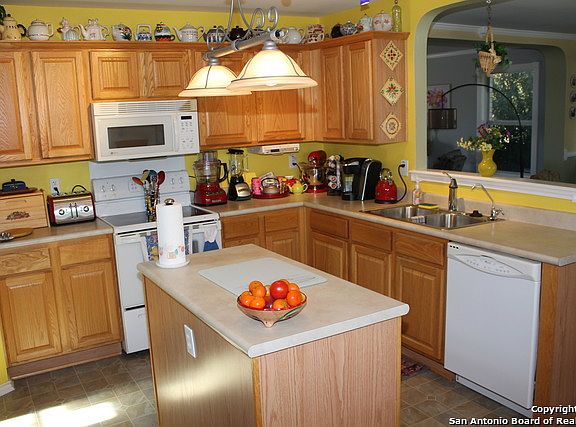 3rd image of 402 Jockey