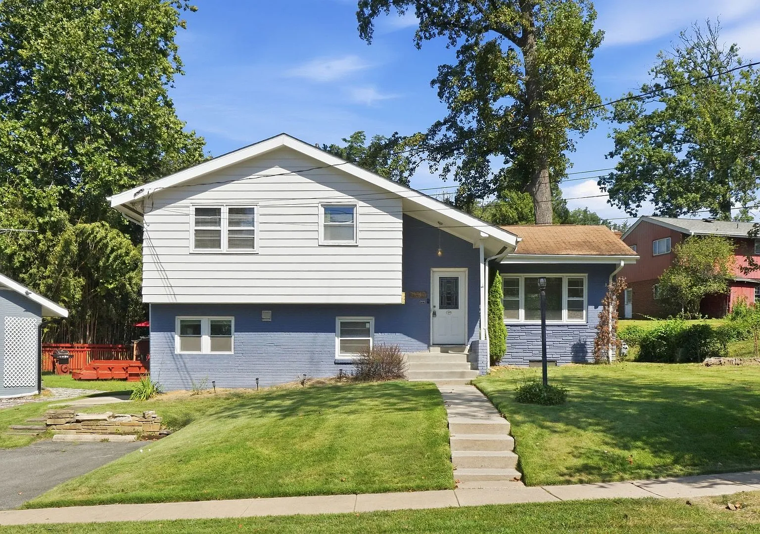 Beautifully Updated Split-Level Home Near Wheaton Metro! — Photo 1
