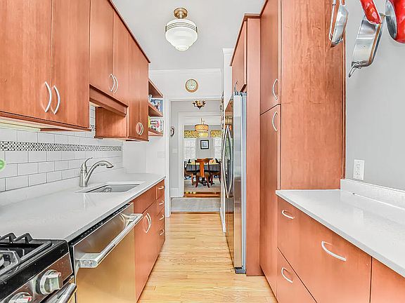 3rd image of 525 W 238th St APT 1L