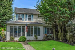 202 2nd Ave