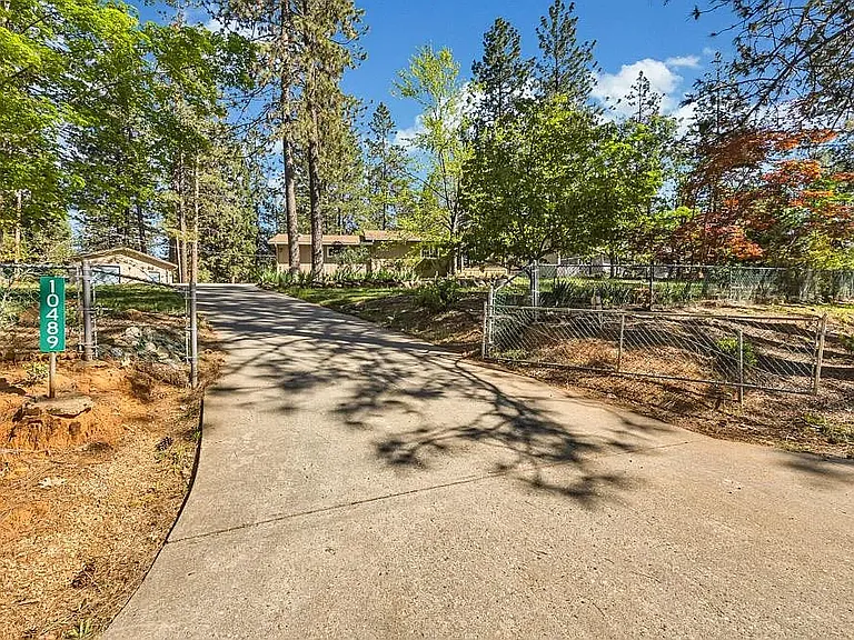 10489 Sky Cir — Photo 31