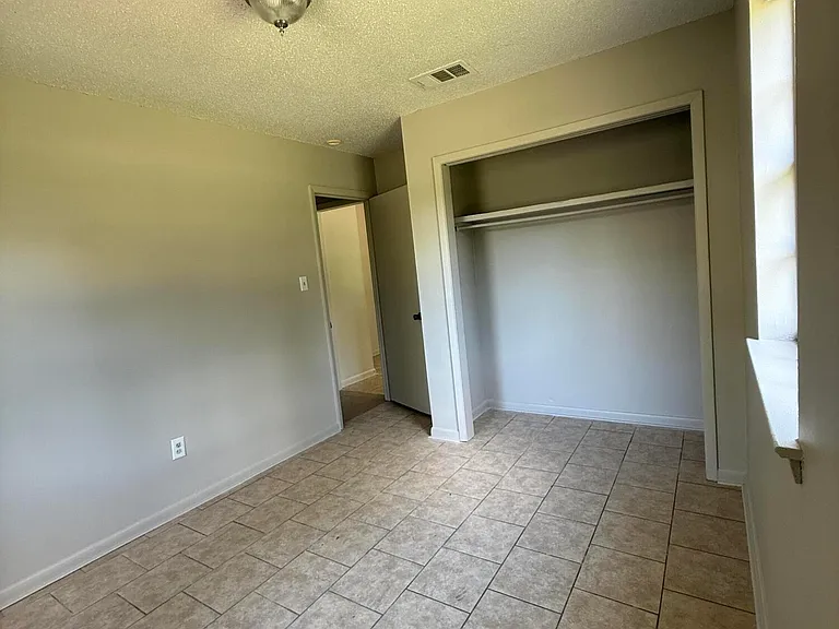 1616 Courtney Dr — Photo 4