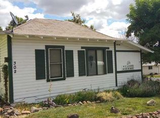 302 6th St, Maupin, OR