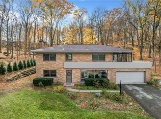 518 Sugar Camp Rd, Venetia, PA 15367