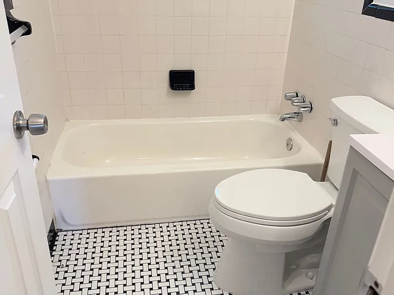 4108, 40th St, 4013 38th St. DWG LLC — Photo 34