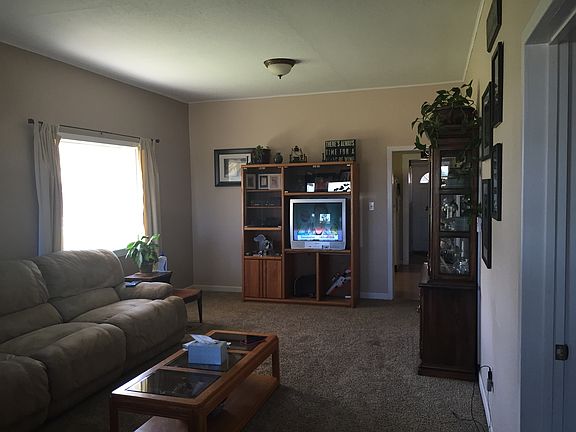 2nd image of 295 SE Railroad Ave