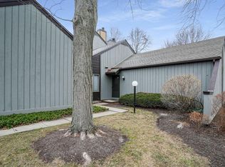 74 E Parkfield Ct, Racine, WI 53402