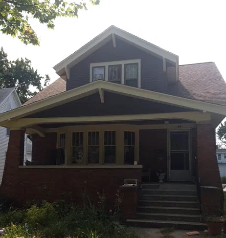 Charming One Bedroom Close to Downtown Holland — Photo 1