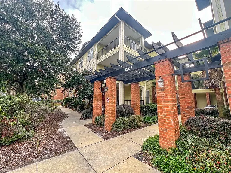 1257 SW 9th Rd #106 — Photo 11