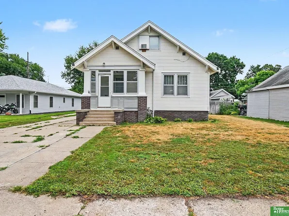 827 S 8th St, Norfolk, NE 68701