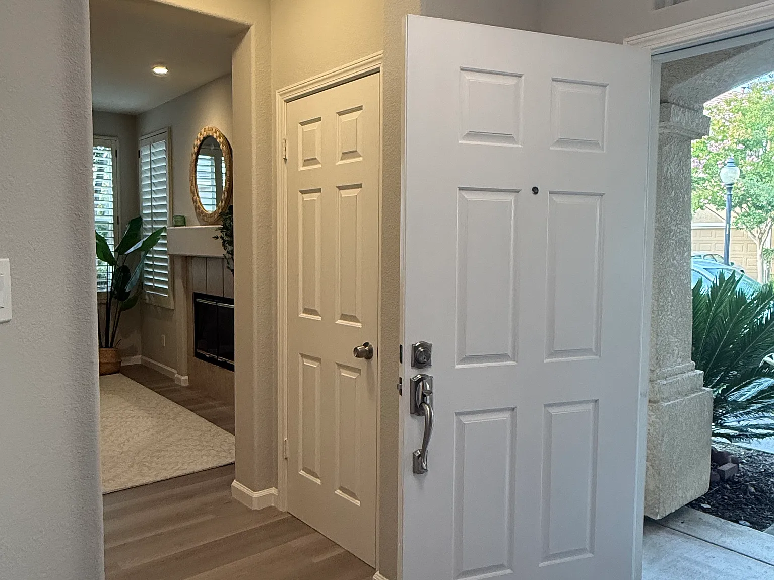 3 bed, 1728 sqft, $7,500 — Photo 4