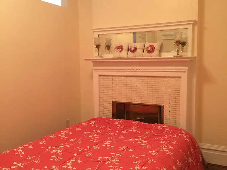 210 E End Ave #1A — Photo 6