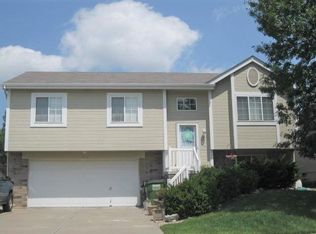 17716 Jacobs St, Omaha, NE 68135