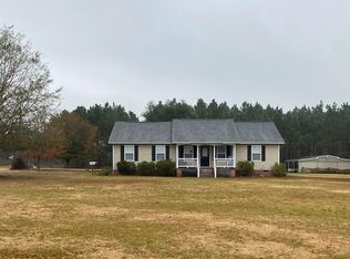 297 Honeysuckle Ln, Tifton, GA 31794