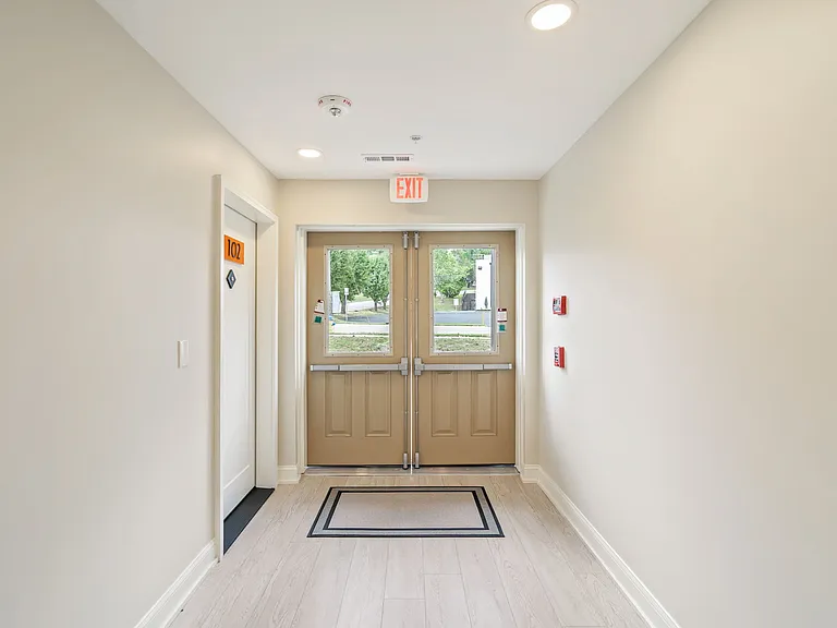 100 E Tennessee Ave #102 — Photo 6