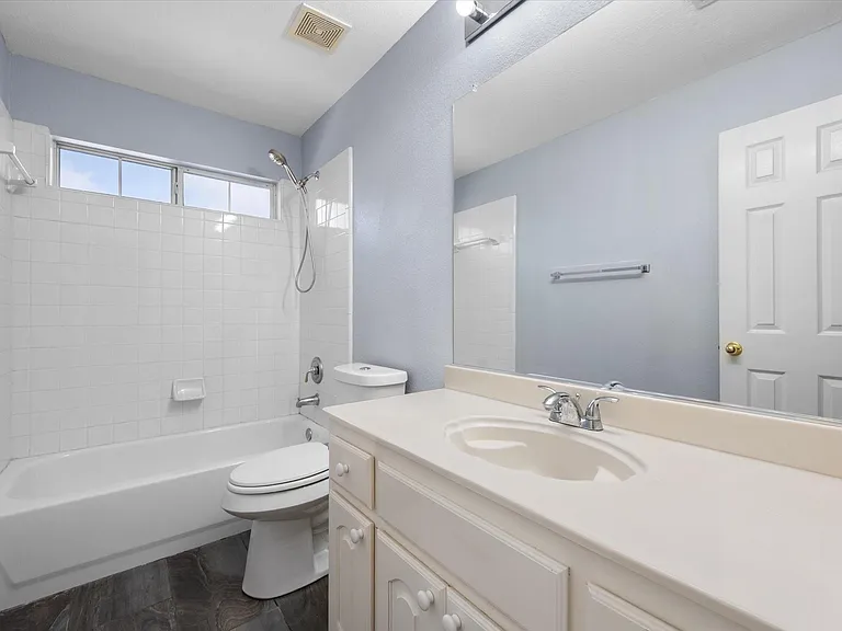 7700 Buccaneer Cir — Photo 30