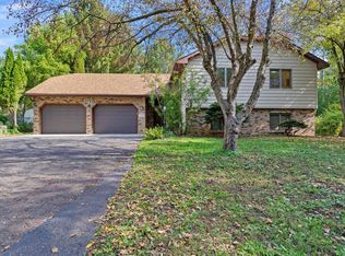 2764 Southlawn Dr, Saint Paul, MN 55109