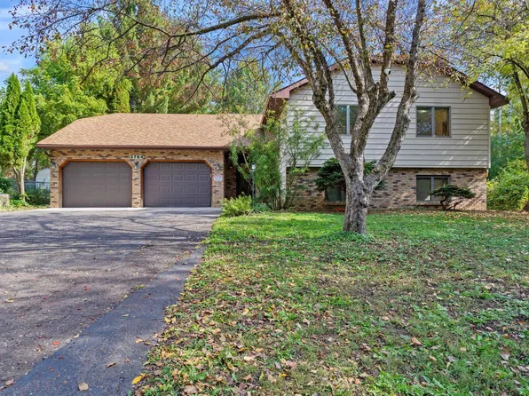 2764 Southlawn Dr, Saint Paul, MN 55109