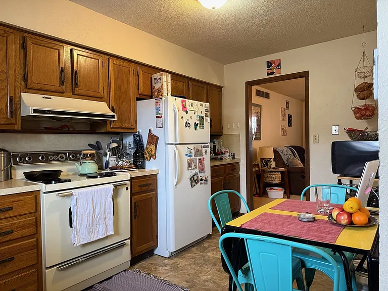 1516 Delaware Ave — Photo 4