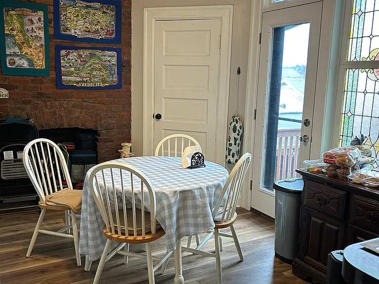 1123 Walnut St #2 — Photo 2