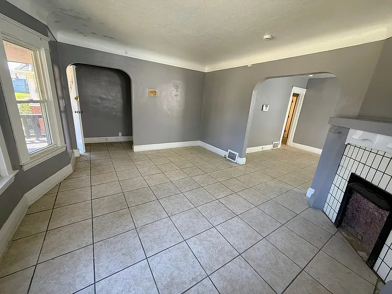 12521-12523 Locke Ave — Photo 12