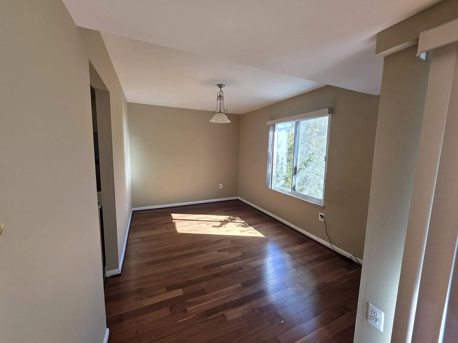 2 bed, 1109 sqft, $2,200 — Photo 3